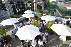 Vertretende aus Wirtschaft und Politik