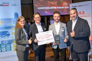 Das Bild zeigt den Gewinner des Digital Innovation Awards am Logistikcluster Forum 2025