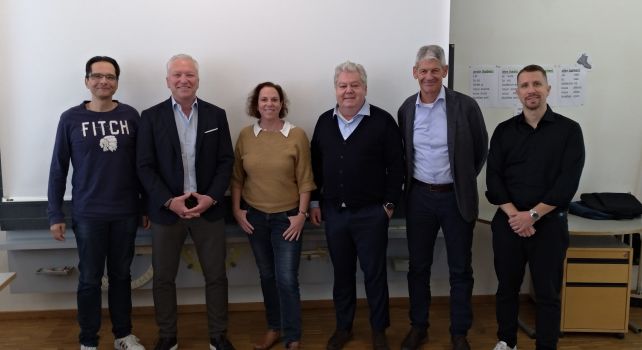 Coaches der HKBB an der Sekundarschule Drei Linden Coaches der HKBB im Einsatz an der Sekundarschule Drei Linden