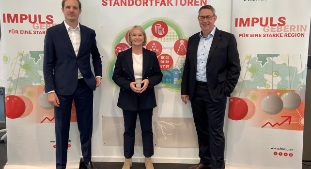 Jahresmediengespräch der Handelskammer beider Basel 2025 Handelskammer-Präsidentin Elisabeth Schneider-Schneiter erläuterte mit Direktor Martin Dätwyler und Michael Hug, Leiter Umwelt, Verkehr, Energie und Raumplanung, was die Wirtschaft in unsteten Zeiten, wie diesen braucht.