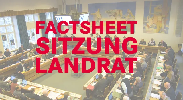 Landratssaal mit Menschen in Liestal