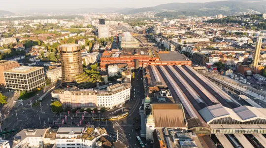 Bahnhof Basel SBB mit ZUlaufstrecken aus der Vogelperspektive