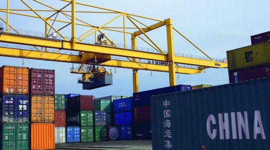 Containerkran am Umladen