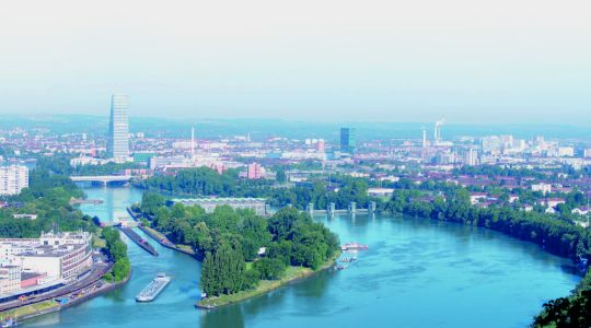 Basel mit Rhein von oben
