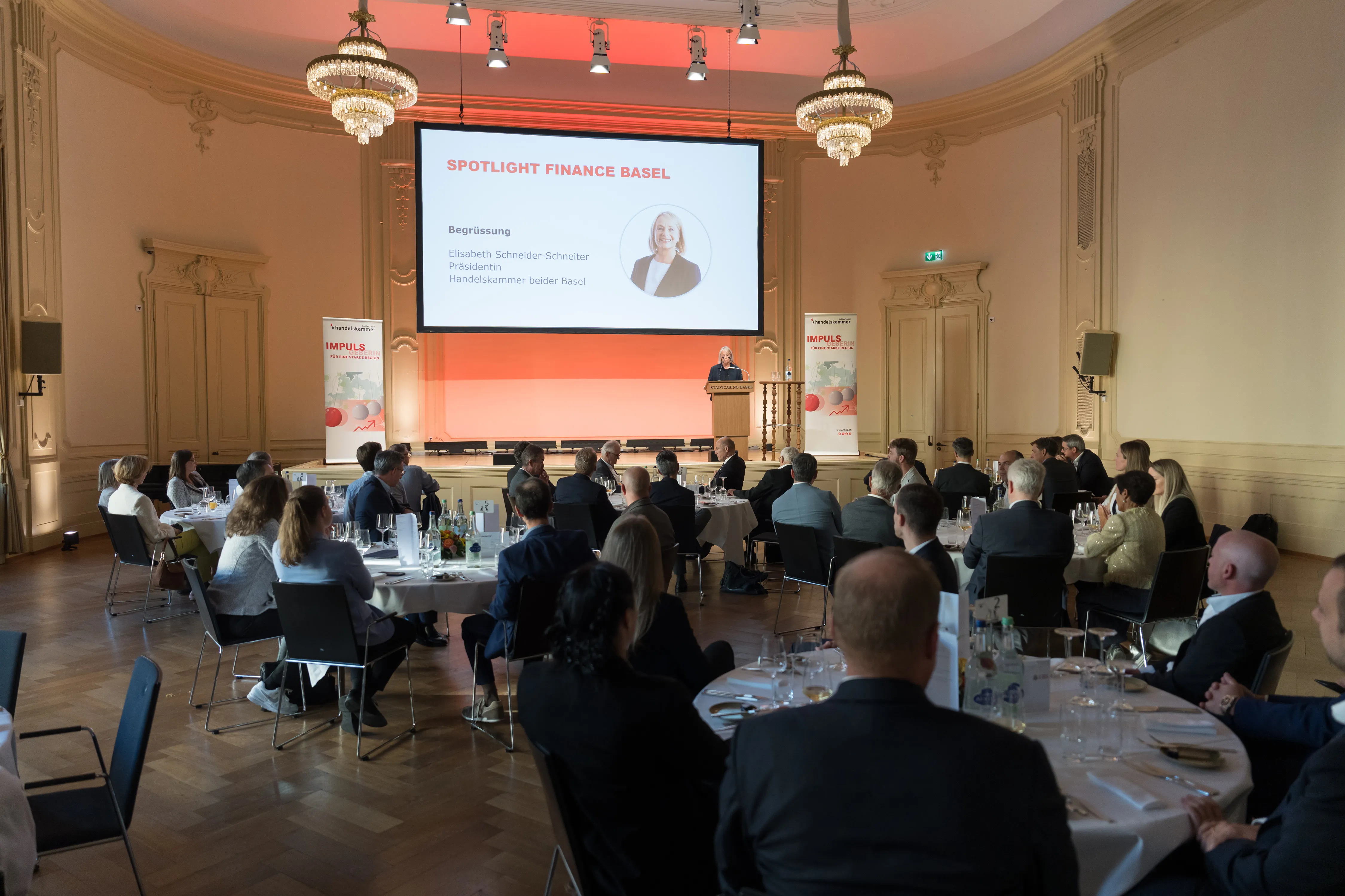 Das Bild zeigt Elisabeht Schneider-Schneiter am Spotlight Finance Basel